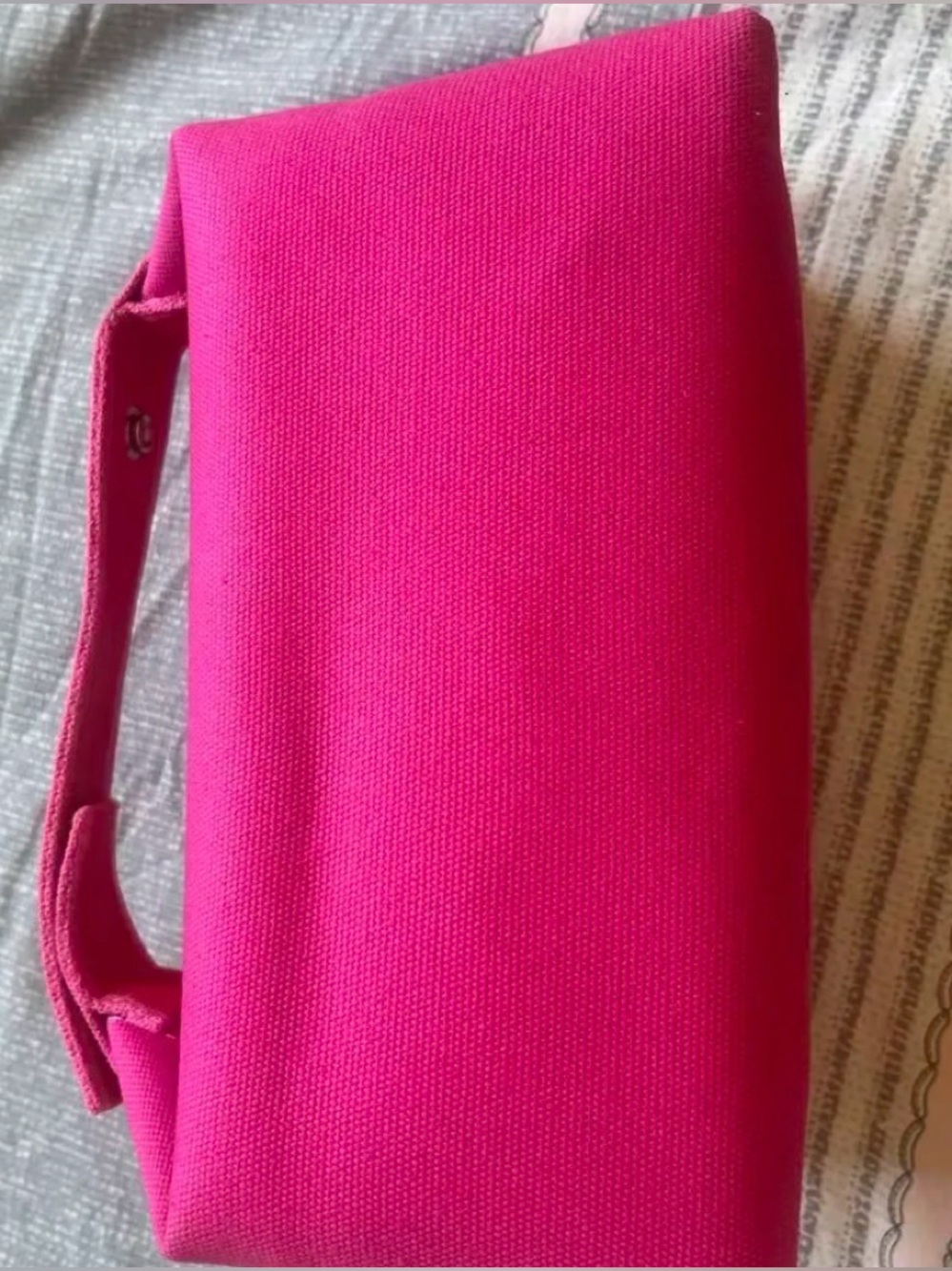 🆕 💄 H makeup bag + strap 👛 - Picture 8 of 9